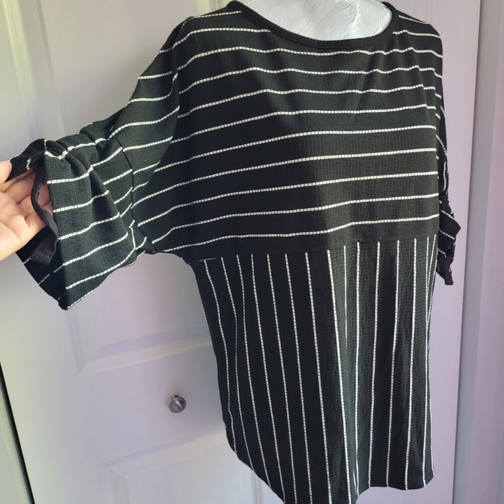 NWT! Max Studio white striped blouse size M